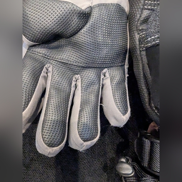 Winter Gloves 2 pairs Gray Gordini & Au Clair Black NWOT Size Jr S (7) - Picture 7 of 14